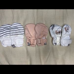 Goumi baby mittens